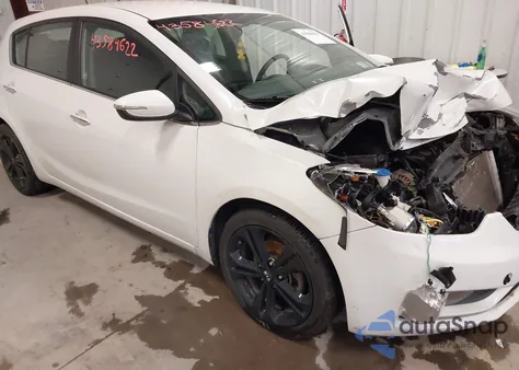 2016 Kia Forte Ex z USA, uszkodzony, nr VIN KNAFX5A81G5529300